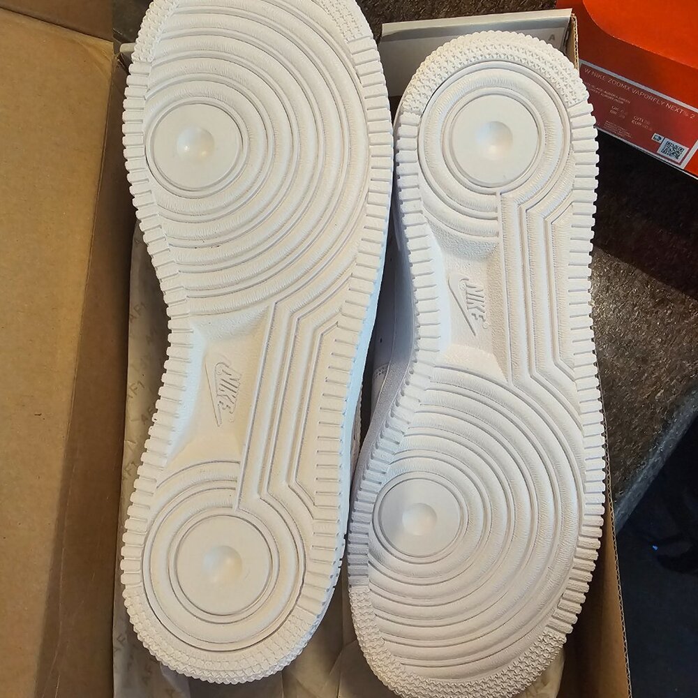 NIKE WOMENS AIR FORCE 1 '07 - Picture 2 of 4
